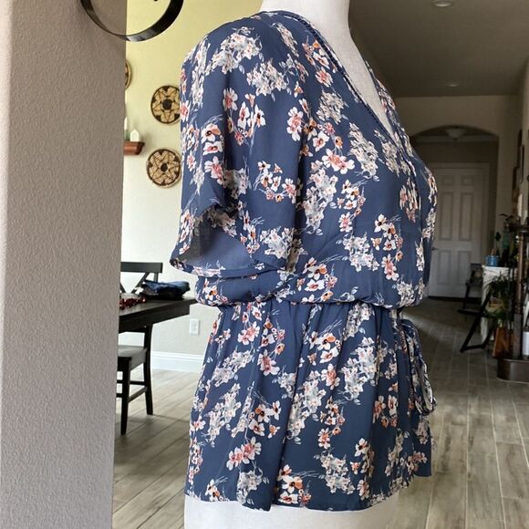 Sienna Sky Blue Foral Wrap Around V Neck Top Short Sleeves XS - Picture 9 of 12